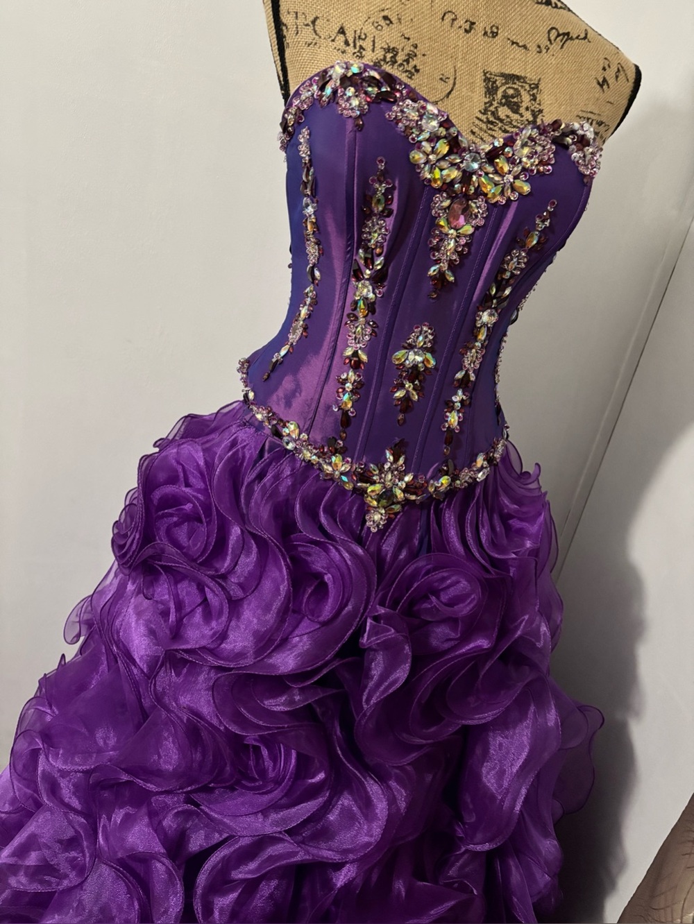 Q By Da Vincy Quinceañera Style Dress Size 8 - Picture 3 of 13